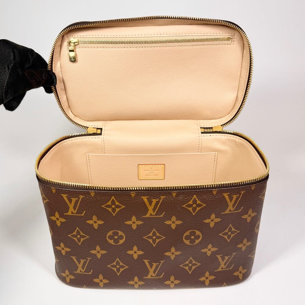 Louis Vuitton Monogram Canvas Vanity Case with Gold Hardware - Picture 15 of 16